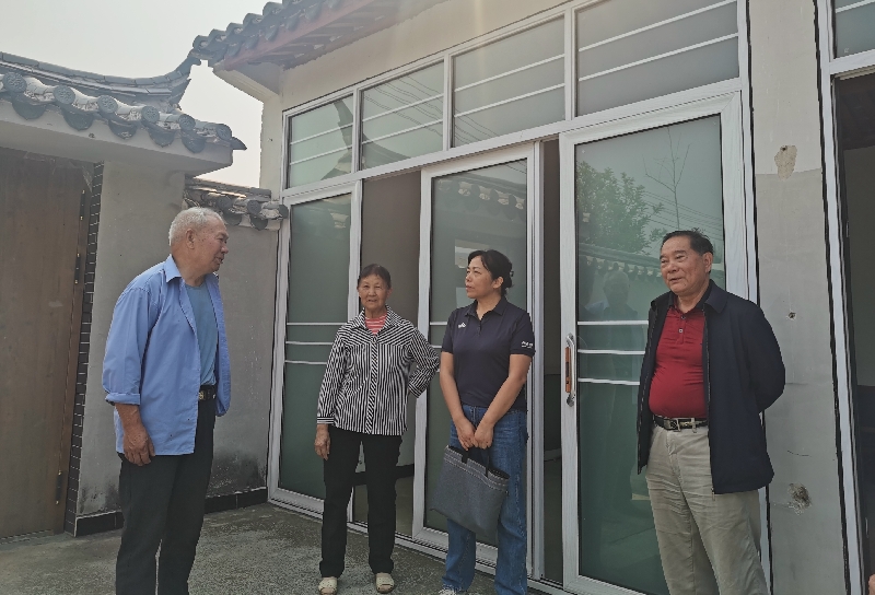2石屏县人大常委会调研留守儿童和留守老人关爱保护工作情况.jpg