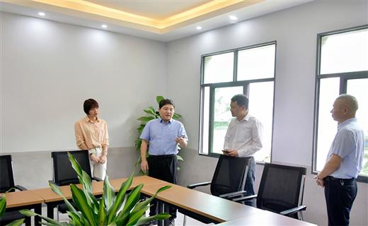 5月21日，州人大常委会主任李成武率调研组到红河县调研文旅融合发展和人大代表活动阵地建设工作。