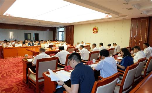 5月22日，州人大常委会党组、机关党组理论学习中心组举行2025年第五次集中学习，深入学习领会习近平总书记考察云南重要讲话精神，深入学习贯彻中央周边工作会议以及省委十一届八次全会精神、州委九届九次全会精神。