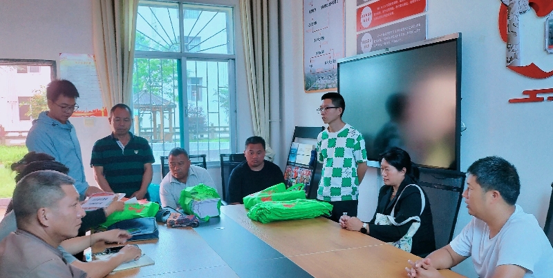1开展“人大代表履职民意直通车平台”培训.jpg