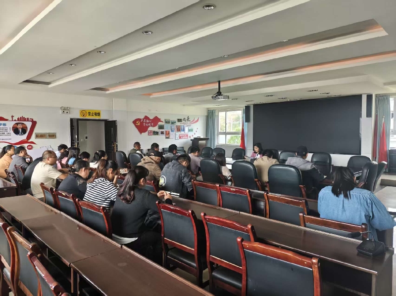 1镇人大主席团组织开展业务能力提升培训.jpg 1镇人大主席团组织开展业务能力提升培训.jpg