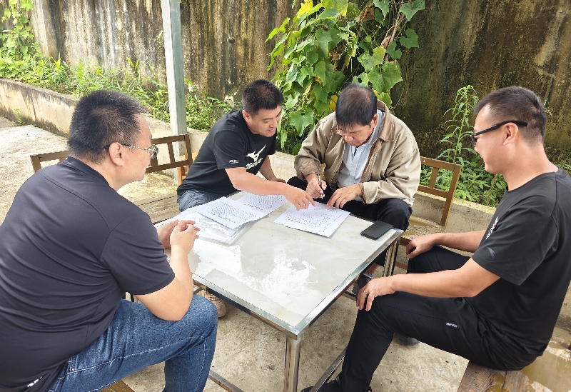 2镇级部门工作人员与人大代表面对面会商.jpg 2镇级部门工作人员与人大代表面对面会商.jpg